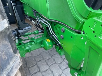 Traktorius JOHN DEERE 6130R