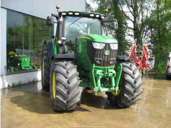 Traktorius JOHN DEERE 6210R
