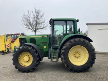 Traktorius JOHN DEERE 6520