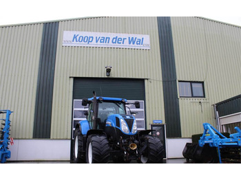 Traktorius NEW HOLLAND T7.200