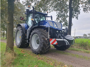 Traktorius NEW HOLLAND T7