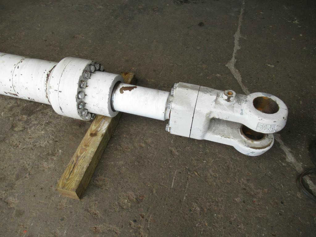 Hidraulinis cilindras - Statybinė technika O&K RH30E -: foto 10