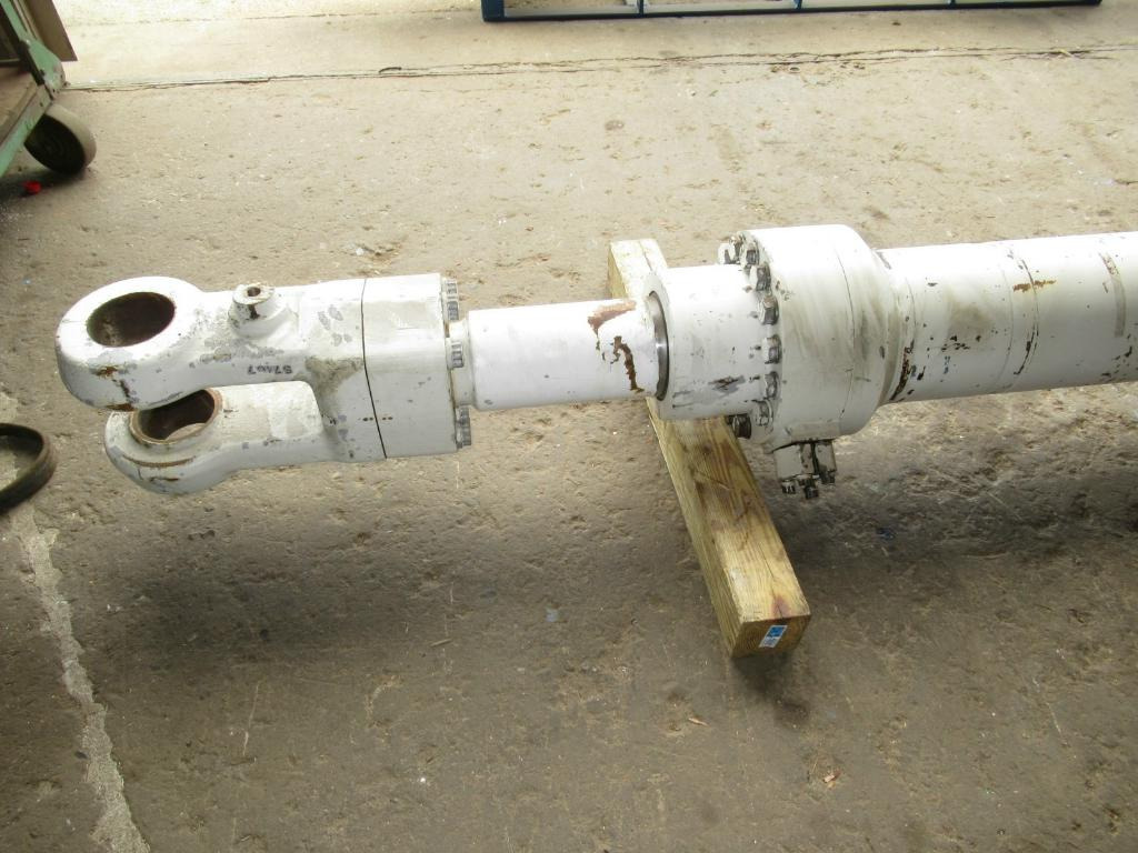 Hidraulinis cilindras - Statybinė technika O&K RH30E -: foto 8