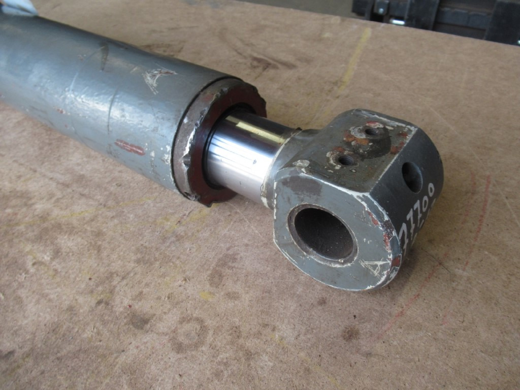 Hidraulinis cilindras - Statybinė technika Poclain: foto 3