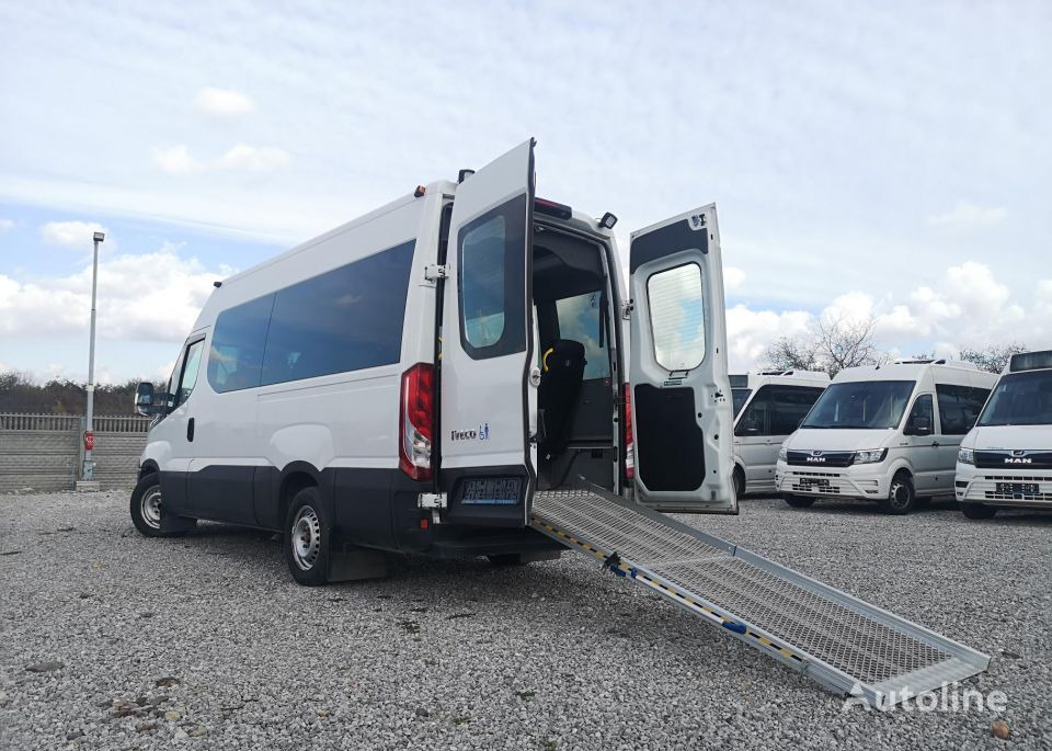 Mikroautobusas, Keleivinis furgonas IVECO Daily: foto 21