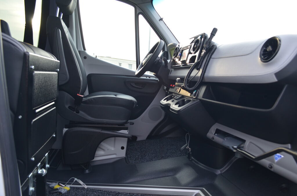 Nauja Mikroautobusas, Keleivinis furgonas MERCEDES-BENZ Sprinter 519 4x4 high and low drive: foto 6
