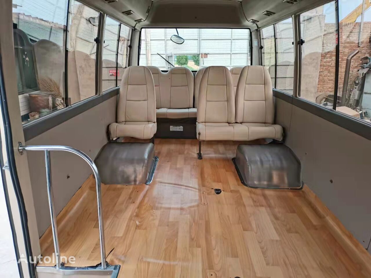 Mikroautobusas, Keleivinis furgonas TOYOTA Coaster small bus: foto 6