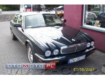 Jaguar XJ8 - Lengvasis automobilis