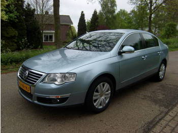 VW Passat 2.0 FSI Highline Topzustand - Lengvasis automobilis