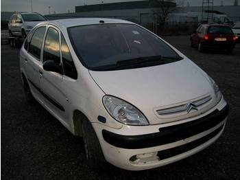 citroen MPV, fabr.CITROEN, type PICASSO, 2.0 HDI, eerste inschrijving 01-01-2006, km-stand 114.700, chassisnr VF7CHRHYB39999467, AIRCO, alle documenten aanwezig - Lengvasis automobilis