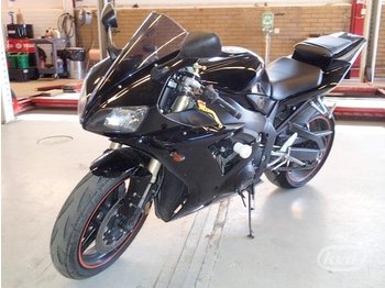 Yamaha YZF-R1 (151hk)  - Motociklas