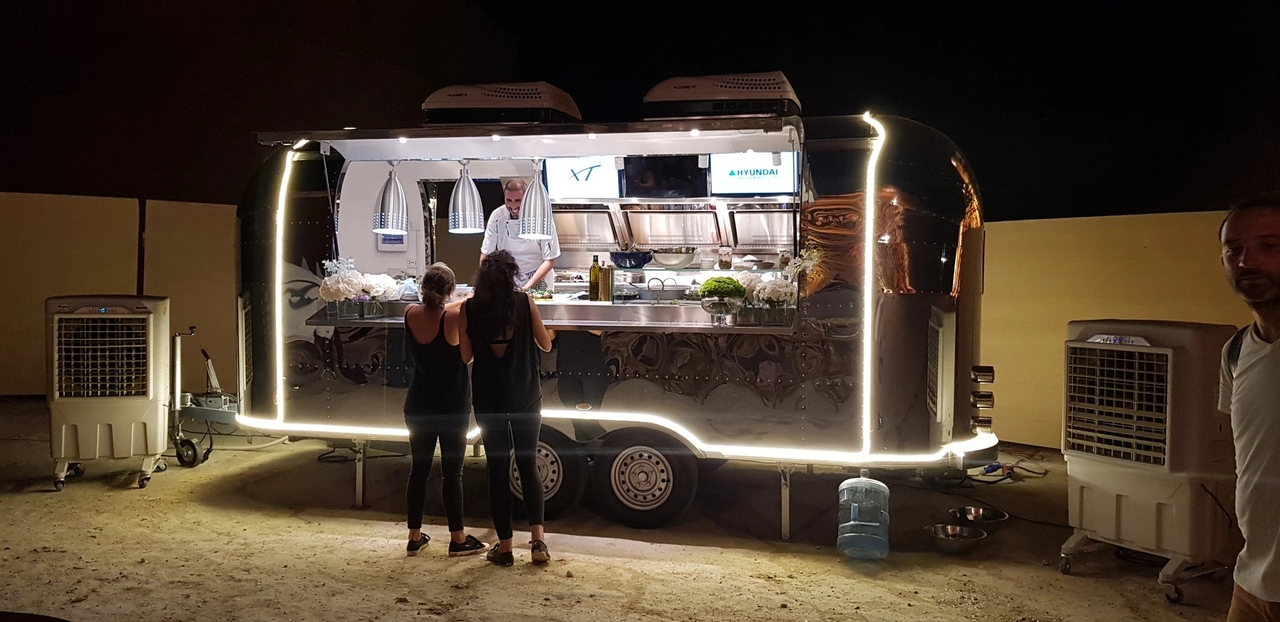 Nauja Prekybinė priekaba ERZODA Catering Trailer | Food Truck | Concession trailer | Food Trailers | catering truck | Kitchen Trailer: foto 3