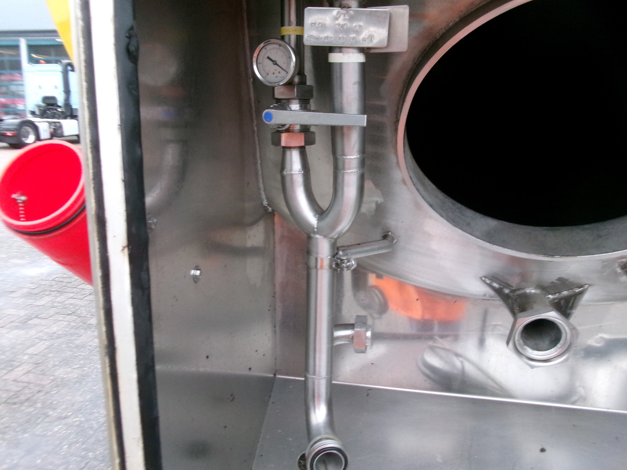 Puspriekabė cisterna pervežimui maisto produktų Clayton Food (beer) tank inox 30 m3 / 1 comp: foto 11