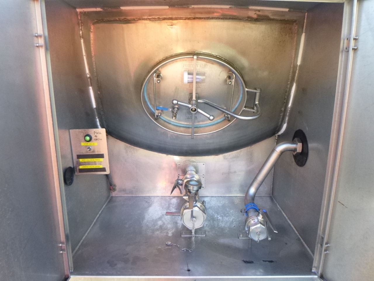 Puspriekabė cisterna pervežimui maisto produktų Clayton Food tank inox 30 m3 / 1 comp: foto 10