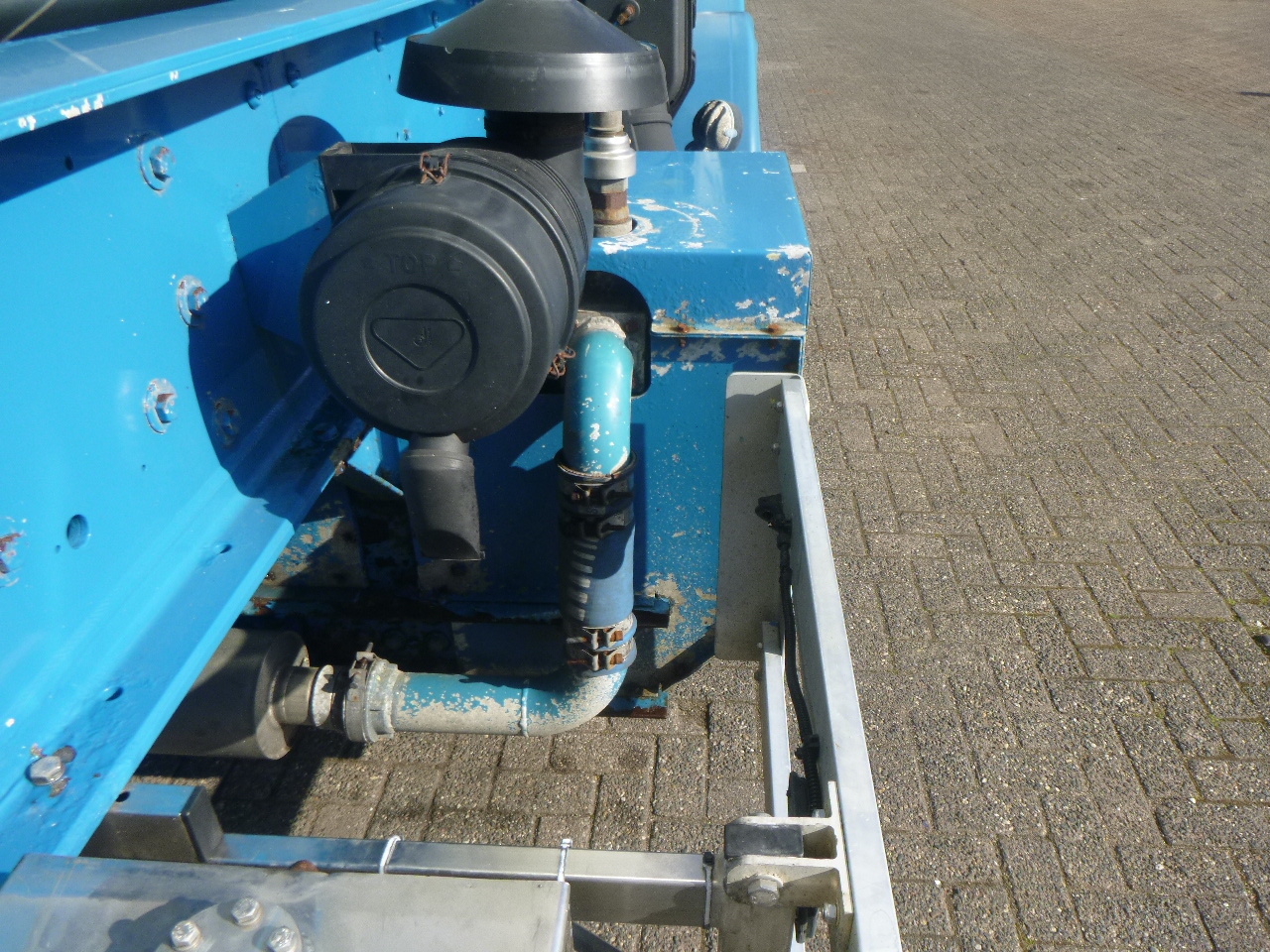 Puspriekabė cisterna pervežimui miltų Feldbinder Powder tank alu 60 m3 / Compressor diesel engine.: foto 16