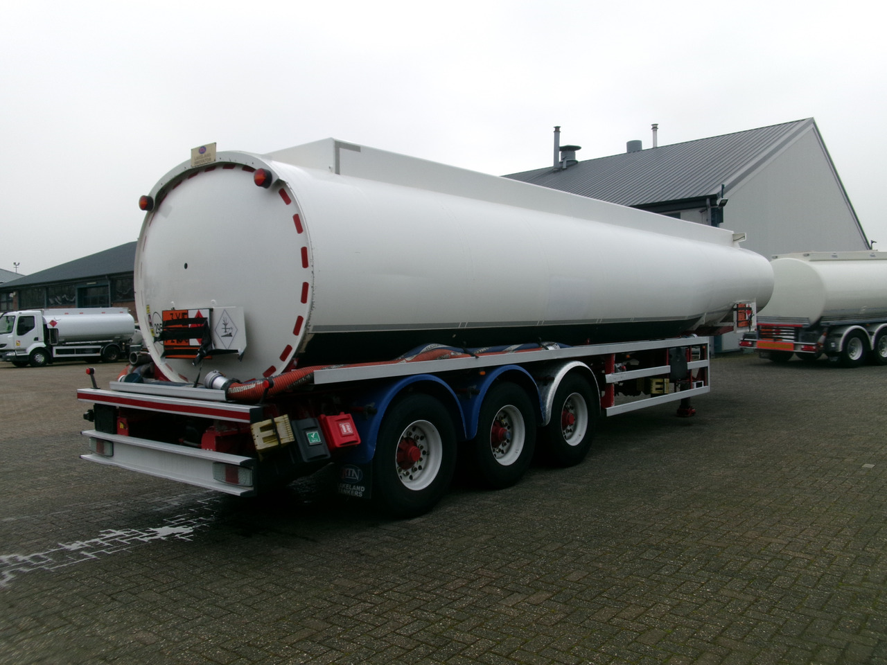 Puspriekabė cisterna pervežimui kuro Lakeland Fuel tank alu 42.8 m3 / 6 comp + pump: foto 4