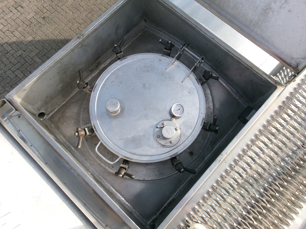 Puspriekabė cisterna pervežimui chemikalų Magyar Chemical tank inox 29.8 m3 / 1 comp: foto 25
