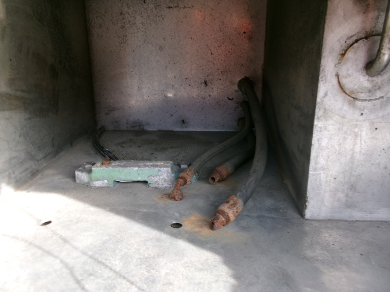 Puspriekabė cisterna pervežimui chemikalų Magyar Chemical tank inox 29.8 m3 / 1 comp: foto 13