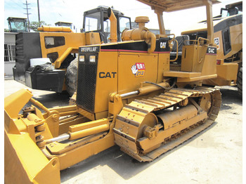 Buldozeris CATERPILLAR D4C: foto 1