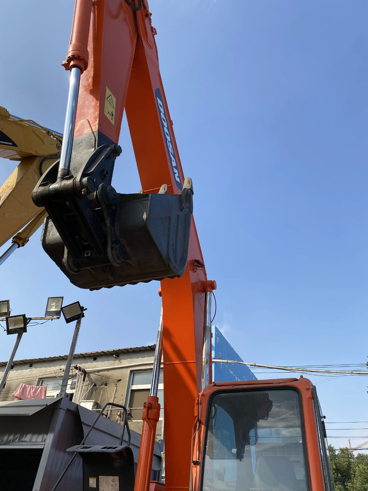 Vikšrinis ekskavatorius Good Price Tracked Excavator Doosan Dx225 Dx150 Korea Construction Machinery In Shanghai: foto 5