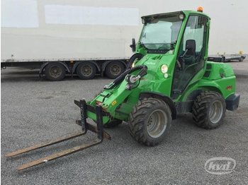  Avant 750 Compact Loader with cab and the telescopic boom - Ratinis krautuvas