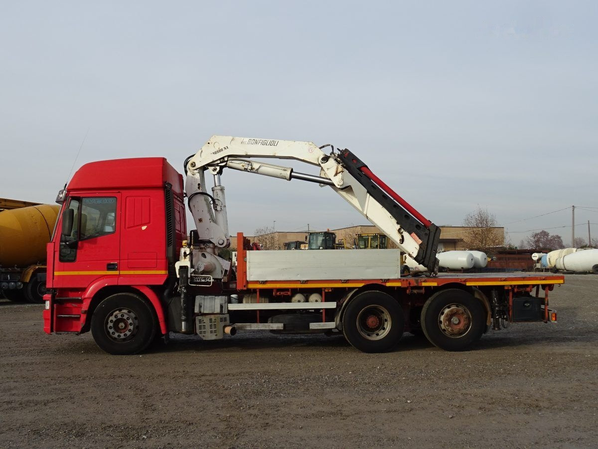 Platforminis/ Bortinis sunkvežimis, Sunkvežimis su kranu IVECO EUROSTAR 240E42: foto 2