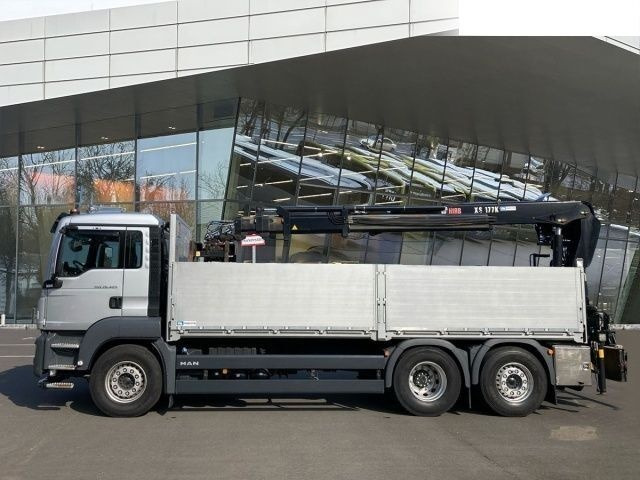 Platforminis/ Bortinis sunkvežimis, Sunkvežimis su kranu MAN TGS 26.420 Flatbed + crane 6x2: foto 5