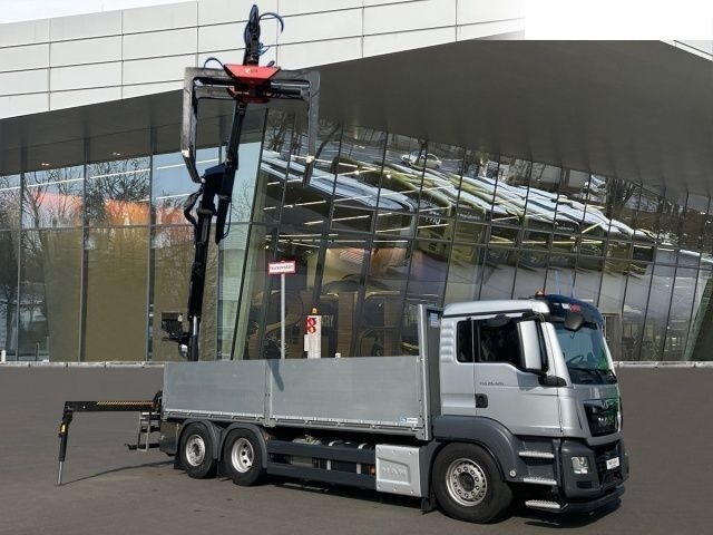 Platforminis/ Bortinis sunkvežimis, Sunkvežimis su kranu MAN TGS 26.420 Flatbed + crane 6x2: foto 6
