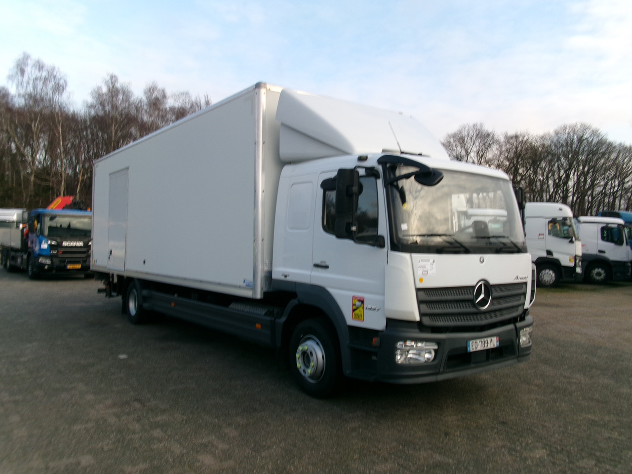 Furgonas sunkvežimis Mercedes Atego 1327 4x2 Euro 6 closed box + taillift: foto 2