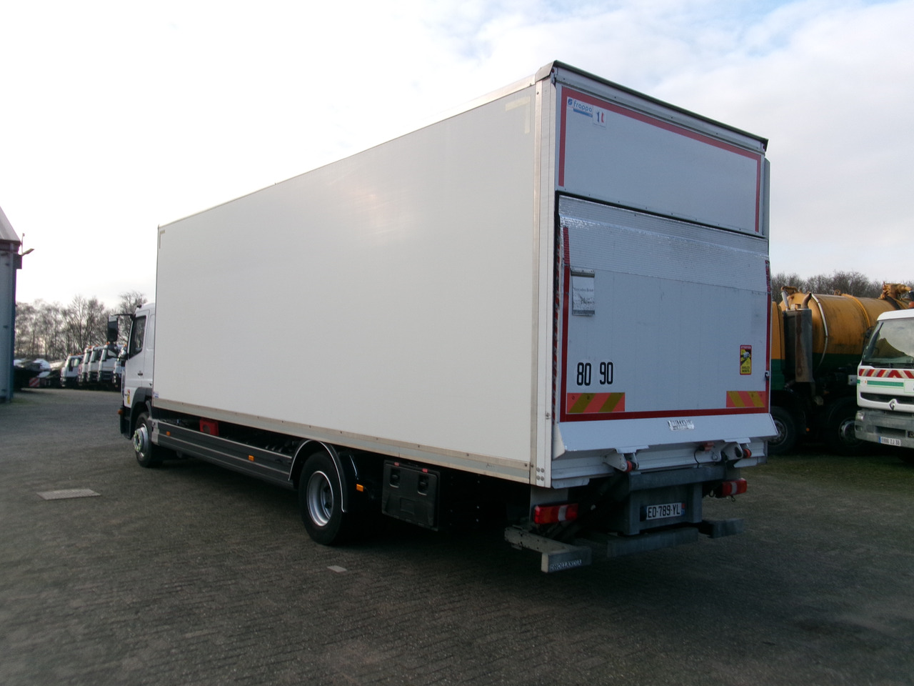 Furgonas sunkvežimis Mercedes Atego 1327 4x2 Euro 6 closed box + taillift: foto 3