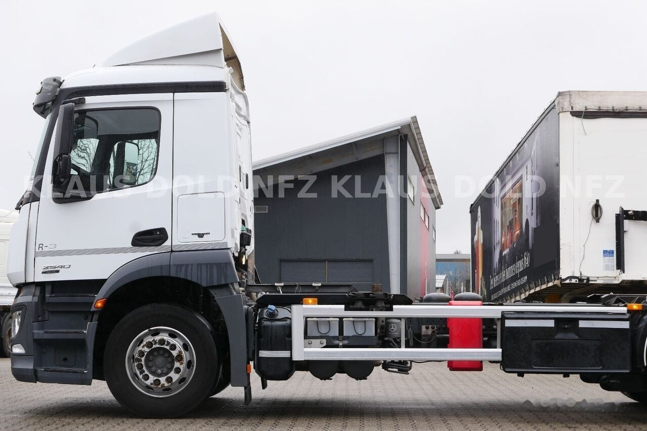 Mercedes-Benz Actros 2540 6x2 BDF Container truck + tail lift lizingą Mercedes-Benz Actros 2540 6x2 BDF Container truck + tail lift: foto 11
