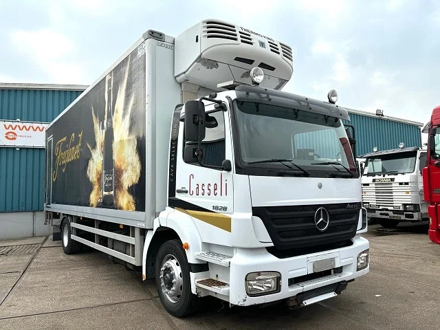 Mercedes-Benz Axor 1828 4x2 WITH THERMOKING SPECTRUM TS D/E COOLER (378.500 KM ORIGINAL) (EURO 3 / MANUAL GEARBOX / AIRCONDITIONING) lizingą Mercedes-Benz Axor 1828 4x2 WITH THERMOKING SPECTRUM TS D/E COOLER (378.500 KM ORIGINAL) (EURO 3 / MANUAL GEARBOX / AIRCONDITIONING): foto 3