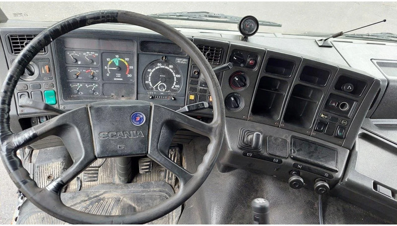 Autocisterna Scania P113-320 8x2 Bulk Steel Spring: foto 8