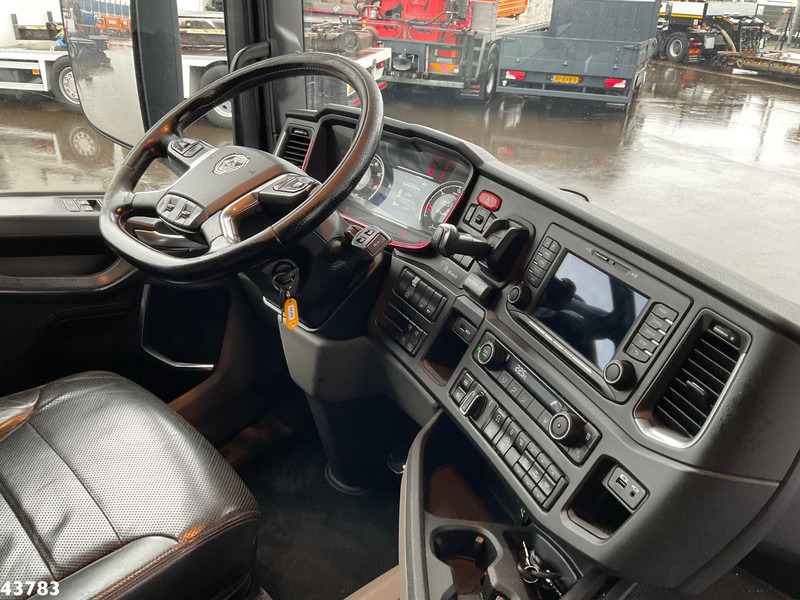 Autovežis sunkvežimis, Sunkvežimis su kranu Scania R 650 Euro 6 V8 Retarder HMF 26 Tonmeter laadkraan Autotransporter met oprijplaten: foto 19
