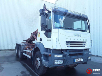 Konteineris-vežimus/ Sukeisti kūną sunkvežimis IVECO Trakker