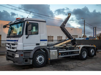 Konteineris-vežimus/ Sukeisti kūną sunkvežimis MERCEDES-BENZ Actros 2646