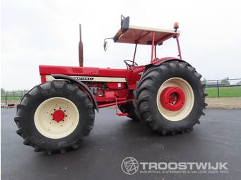 International 1046 - Traktorius