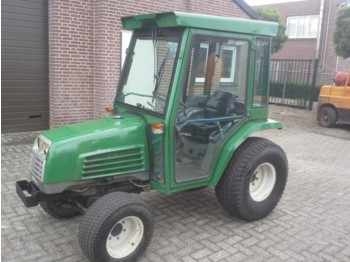 Iseki 325 4WD MET CABINE - Traktorius