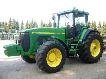 JOHN DEERE 8400 - Traktorius