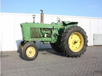 John Deere 3020 - Traktorius