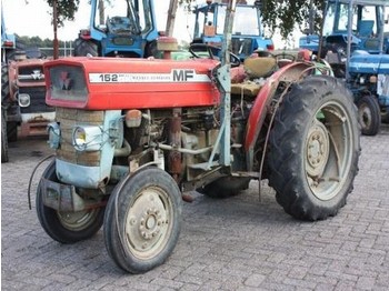 Massey Ferguson 152 - Traktorius