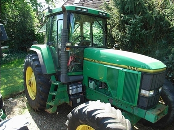 TRACTOR JOHN DEERE 7600  - Traktorius