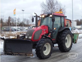 VALTRA A72 A-SERIES Traktor med vikplog och sandspridare -08  - Traktorius