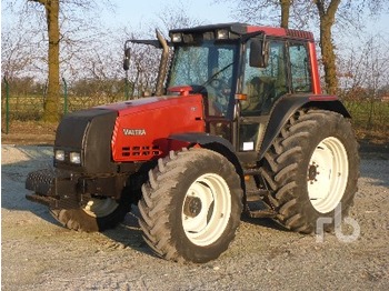 Valtra 6850 4Wd Agricultural Tractor - Traktorius