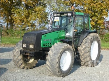 Valtra 8450 DELTA - Traktorius