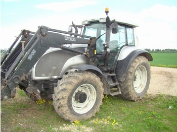 Valtra T 180 - Traktorius