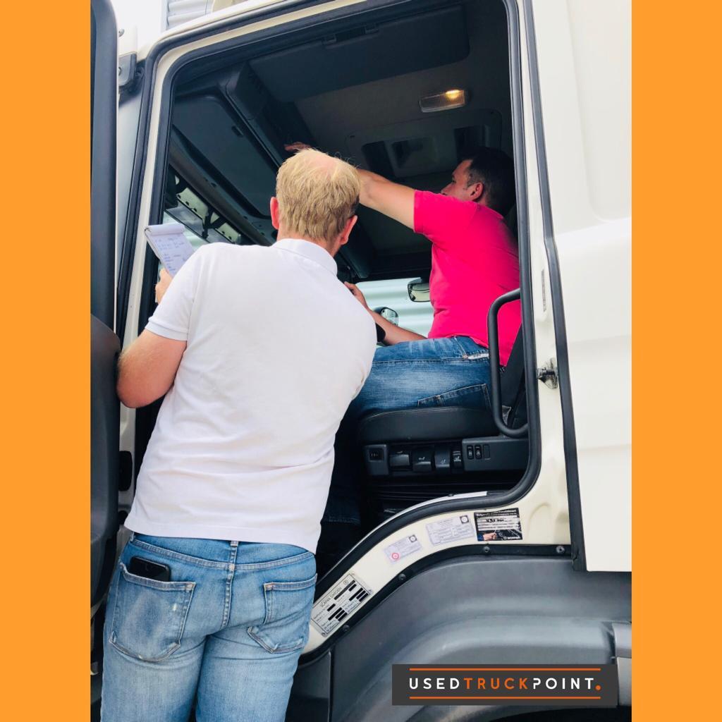 Used Truck Point BV - Sunkvežimiai MERCEDES-BENZ undefined: foto 3