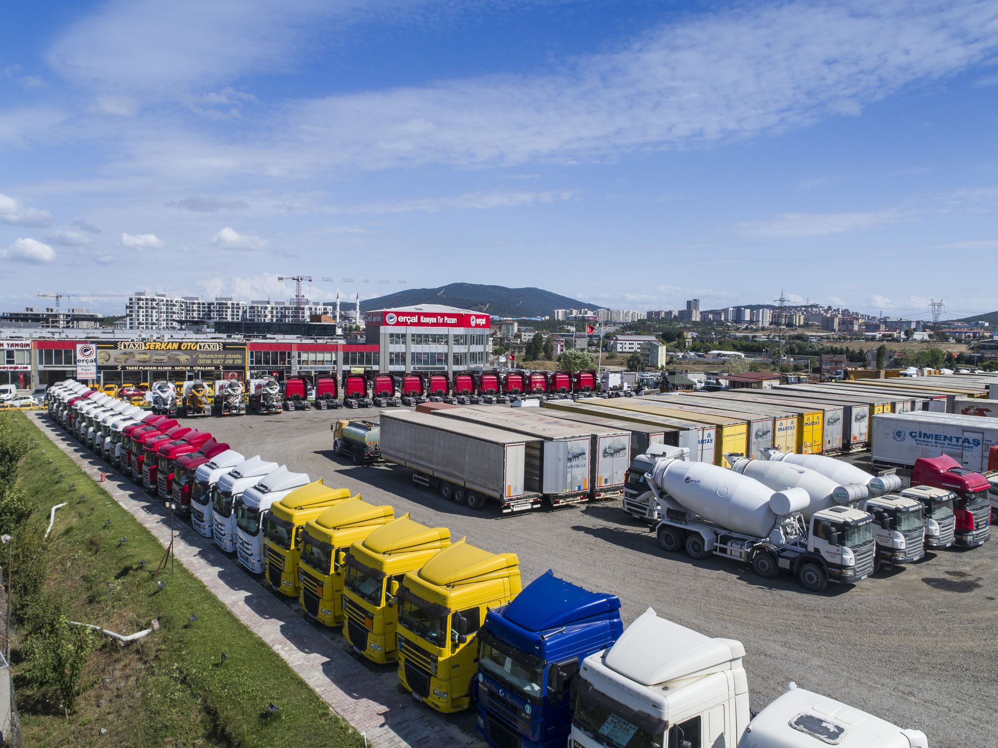 ERCAL TRUCKS - Statybinė technika FORD - Metai: 2011, 8x4 undefined: foto 3