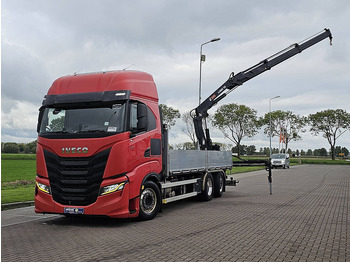 Platforminis/ Bortinis sunkvežimis, Sunkvežimis su kranu Iveco S-WAY AS260S46 6X2-4 HIAB 155-E2: foto 2