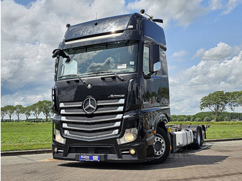 Konteineris-vežimus/ Sukeisti kūną sunkvežimis MERCEDES-BENZ Actros 2540